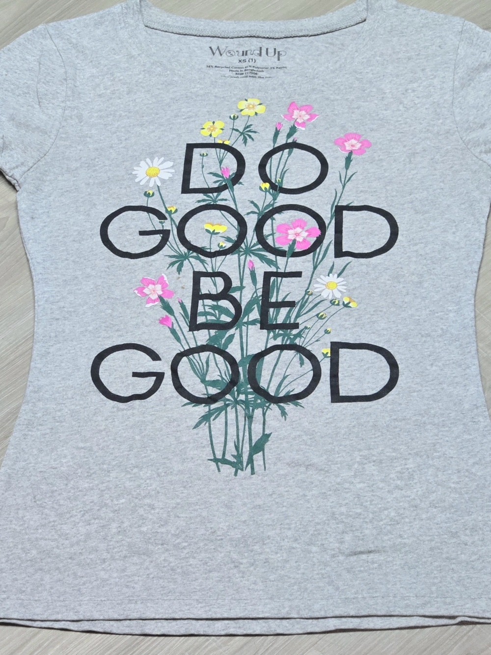 Wound Up Womens Gray 'Do Good Be Good' Floral Graphic Tee